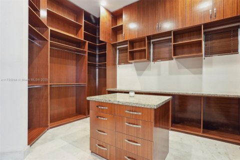 Villa ou maison à vendre à Pinecrest, Floride: 7 chambres, 920.85 m2 № 2024935 - photo 15