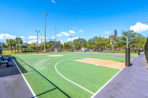 House in Fort Lauderdale, Florida 2 bedrooms, 58.06 sq.m. № 1994629 - photo 24