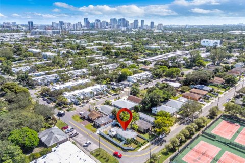 House in Fort Lauderdale, Florida 2 bedrooms, 58.06 sq.m. № 1994629 - photo 5