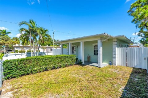 House in Fort Lauderdale, Florida 2 bedrooms, 58.06 sq.m. № 1994629 - photo 7