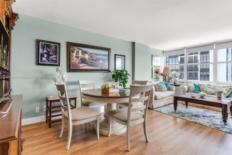 Снять в аренду кондоминиум в Майами, Флорида 2 спальни, 122.26м2, № 1950128 - фото 7