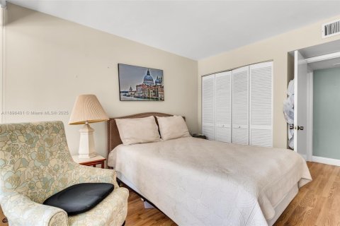 Снять в аренду кондоминиум в Майами, Флорида 2 спальни, 122.26м2, № 1950128 - фото 17