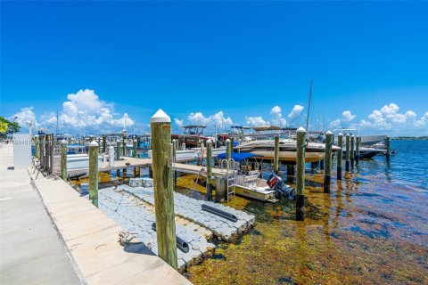 Снять в аренду кондоминиум в Майами, Флорида 2 спальни, 122.26м2, № 1950128 - фото 28