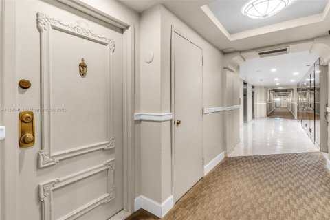 Снять в аренду кондоминиум в Майами, Флорида 2 спальни, 122.26м2, № 1950128 - фото 2