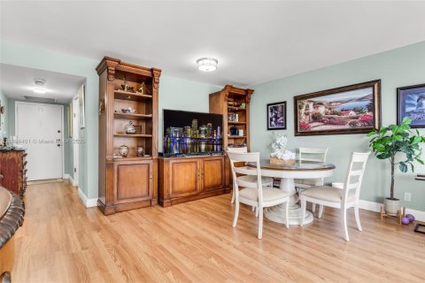 Снять в аренду кондоминиум в Майами, Флорида 2 спальни, 122.26м2, № 1950128 - фото 5