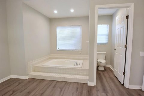 Villa ou maison à vendre à Palm Harbor, Floride: 5 chambres, 308.06 m2 № 2206942 - photo 16