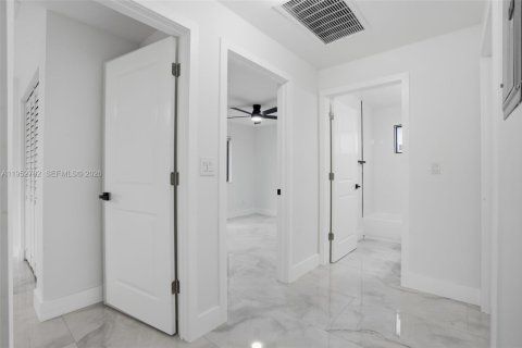 Immobilier commercial à vendre à Miami, Floride: 204.38 m2 № 2008492 - photo 18