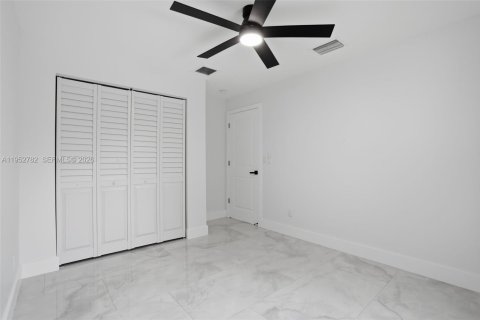 Immobilier commercial à vendre à Miami, Floride: 204.38 m2 № 2008492 - photo 23