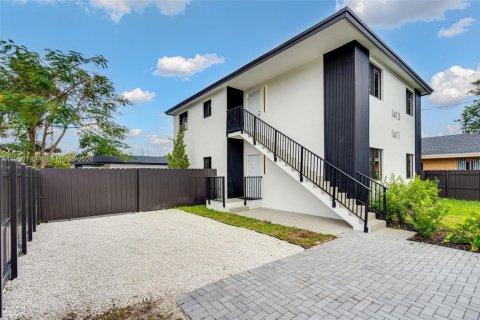 Immobilier commercial à vendre à Miami, Floride: 204.38 m2 № 2008492 - photo 7