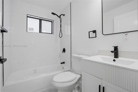 Immobilier commercial à vendre à Miami, Floride: 204.38 m2 № 2008492 - photo 24