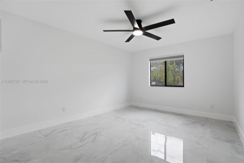Immobilier commercial à vendre à Miami, Floride: 204.38 m2 № 2008492 - photo 19