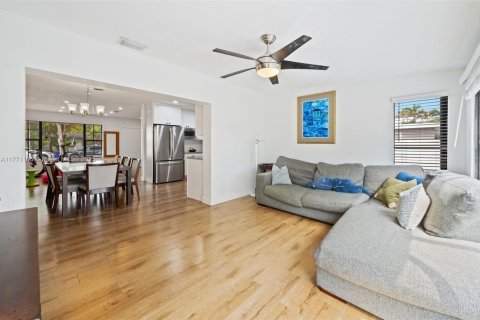 Villa ou maison à vendre à North Miami Beach, Floride: 4 chambres, 160.81 m2 № 2035307 - photo 16