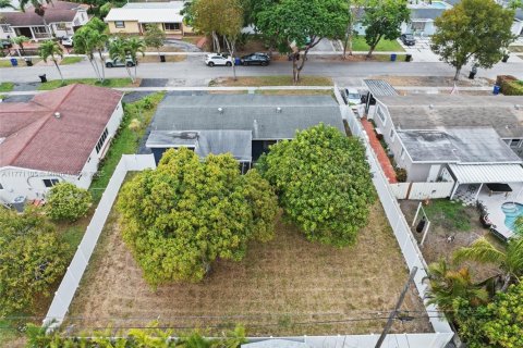 Villa ou maison à vendre à North Miami Beach, Floride: 4 chambres, 160.81 m2 № 2035307 - photo 26