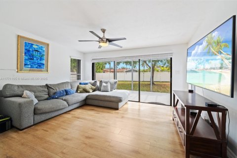 Villa ou maison à vendre à North Miami Beach, Floride: 4 chambres, 160.81 m2 № 2035307 - photo 15