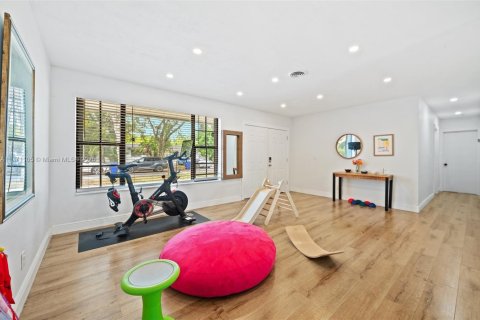 Villa ou maison à vendre à North Miami Beach, Floride: 4 chambres, 160.81 m2 № 2035307 - photo 8