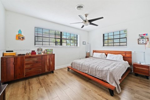 Villa ou maison à vendre à North Miami Beach, Floride: 4 chambres, 160.81 m2 № 2035307 - photo 17