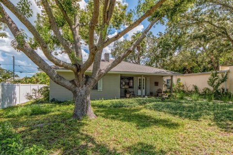 House in Clearwater, Florida 3 bedrooms, 179.49 sq.m. № 1805254 - photo 2