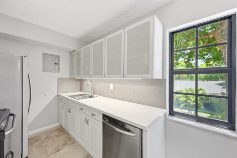 Condominio en venta en Wilton Manors, Florida, 2 dormitorios, 71.53 m2 № 2189799 - foto 3