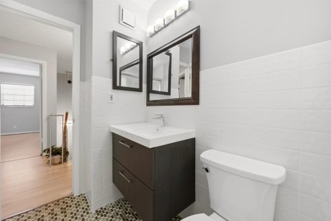Condominio en venta en Wilton Manors, Florida, 2 dormitorios, 71.53 m2 № 2189799 - foto 8
