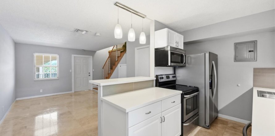 Condominio en Wilton Manors, Florida, 2 dormitorios № 2189799