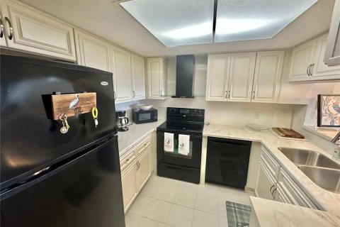 Condo in Hudson, Florida, 2 bedrooms  № 1878342 - photo 6