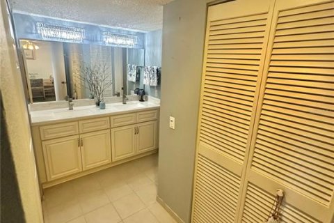 Condo in Hudson, Florida, 2 bedrooms  № 1878342 - photo 18
