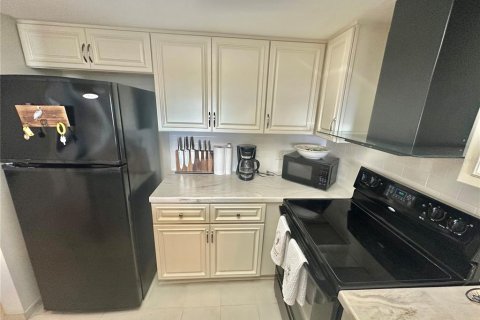 Condo in Hudson, Florida, 2 bedrooms  № 1878342 - photo 7
