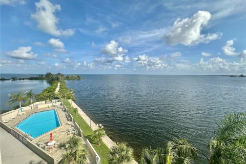 Condo in Hudson, Florida, 2 bedrooms  № 1878342 - photo 1