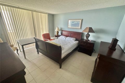 Condo in Hudson, Florida, 2 bedrooms  № 1878342 - photo 17