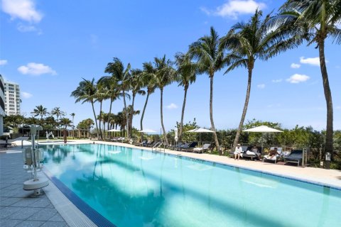 Снять в аренду кондоминиум в Майами-Бич, Флорида 2 спальни, 118.91м2, № 2028379 - фото 23