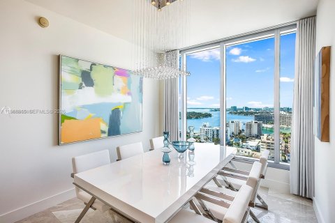 Снять в аренду кондоминиум в Майами-Бич, Флорида 2 спальни, 118.91м2, № 2028379 - фото 4