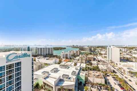 Снять в аренду кондоминиум в Майами-Бич, Флорида 2 спальни, 118.91м2, № 2028379 - фото 15