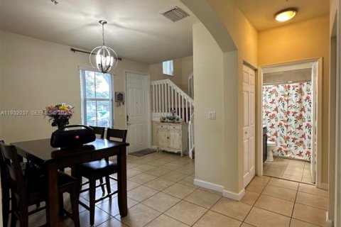 Touwnhouse à louer à Homestead, Floride: 3 chambres, 126.81 m2 № 1999028 - photo 13