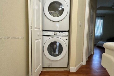 Touwnhouse à louer à Homestead, Floride: 3 chambres, 126.81 m2 № 1999028 - photo 18