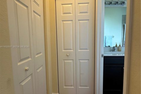 Touwnhouse à louer à Homestead, Floride: 3 chambres, 126.81 m2 № 1999028 - photo 26