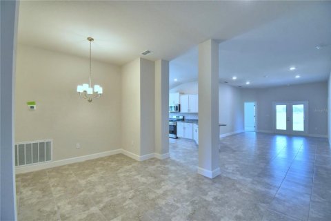 Casa en venta en Auburndale, Florida, 4 dormitorios, 204.38 m2 № 2215230 - foto 4