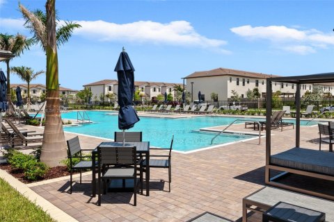 Townhouse in Homestead, Florida 3 bedrooms, 169.73 sq.m. № 1766451 - photo 29