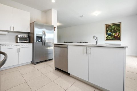 Townhouse in Homestead, Florida 3 bedrooms, 169.73 sq.m. № 1766451 - photo 12