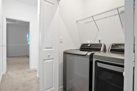 Townhouse in Homestead, Florida 3 bedrooms, 169.73 sq.m. № 1766451 - photo 22