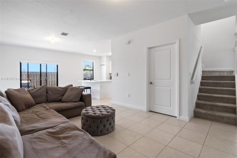 Townhouse in Homestead, Florida 3 bedrooms, 169.73 sq.m. № 1766451 - photo 7