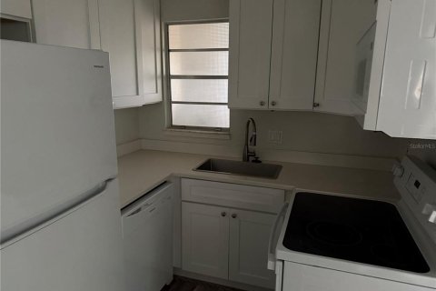 Apartment in Winter Haven, Florida 2 bedrooms, 78.04 sq.m. № 1816743 - photo 3