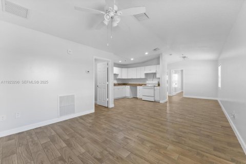 Appartement à louer à Riviera Beach, Floride: 3 chambres, 442.21 m2 № 1976936 - photo 13