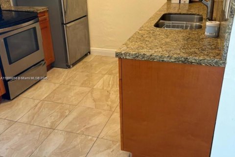 Casa en venta en Miramar, Florida, 4 dormitorios, 182.27 m2 № 1951368 - foto 8
