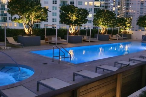 Copropriété à louer à Miami, Floride: 1 chambre, 65.12 m2 № 1867872 - photo 11