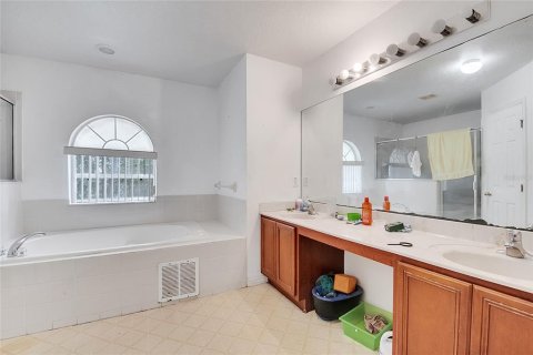 House in Kissimmee, Florida 4 bedrooms, 253.99 sq.m. № 1840411 - photo 3