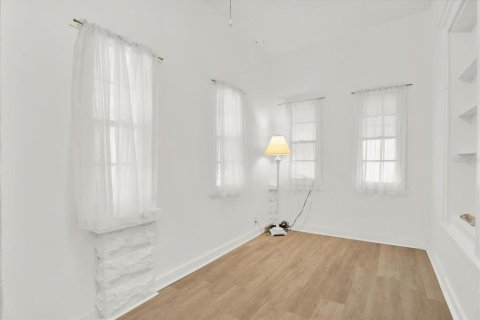 House in Saint Petersburg, Florida 3 bedrooms, 114.46 sq.m. № 1869183 - photo 21