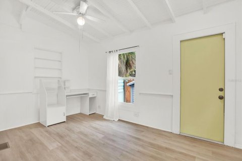 House in Saint Petersburg, Florida 3 bedrooms, 114.46 sq.m. № 1869183 - photo 20