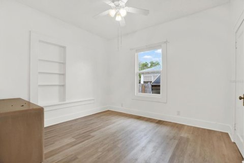 House in Saint Petersburg, Florida 3 bedrooms, 114.46 sq.m. № 1869183 - photo 16