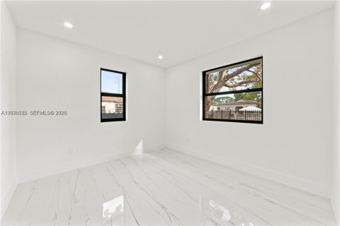 Villa ou maison à vendre à Miami, Floride: 3 chambres, 75.44 m2 № 2086575 - photo 9