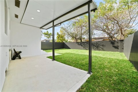 Villa ou maison à vendre à Miami, Floride: 3 chambres, 75.44 m2 № 2086575 - photo 6